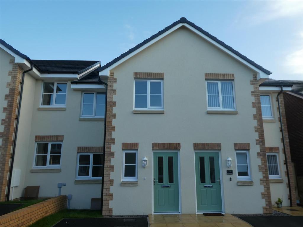 Smiths Drive, Pentrechwyth, Swansea 2 bed terraced house £900 pcm (£