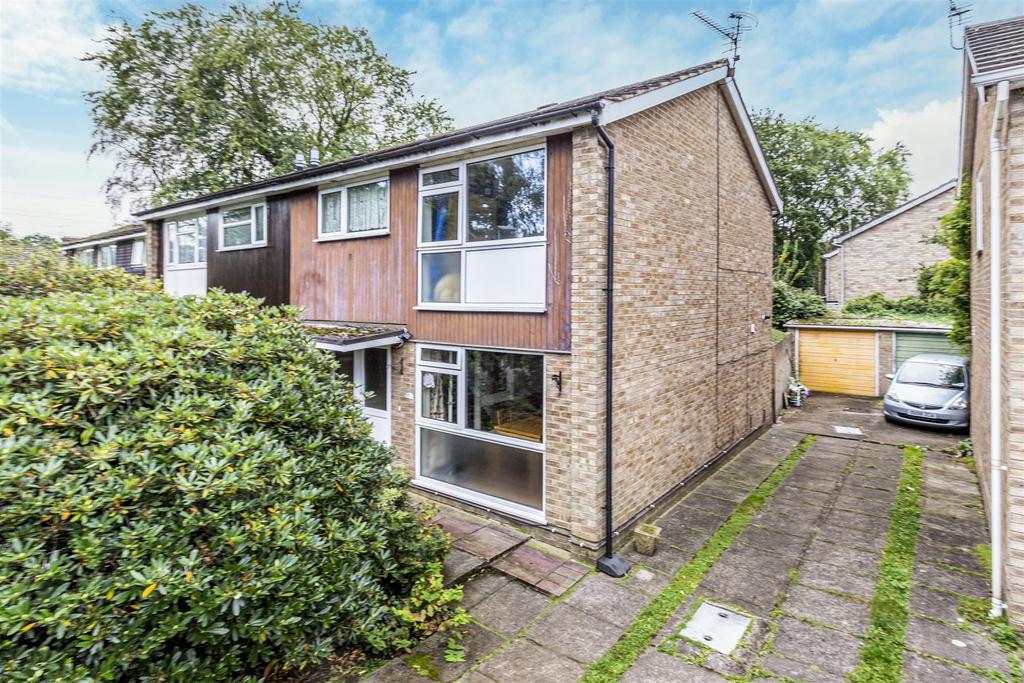 Pinewood Grove, New Haw, Addlestone 3 bed semidetached house £450,000