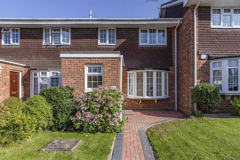 25 Amis Avenue, New Haw, KT15 3 ET - 16.jpg