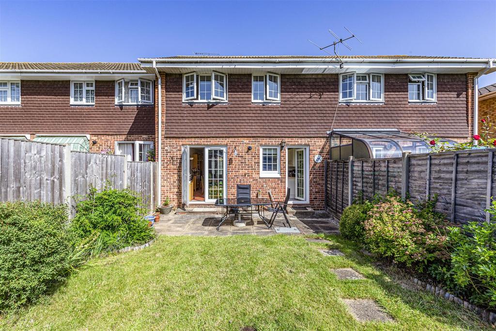 25 Amis Avenue, New Haw, KT15 3 ET - 8.jpg