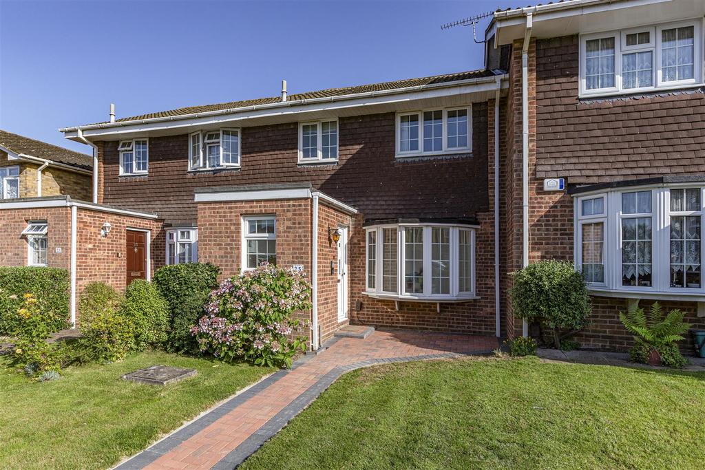 25 Amis Avenue, New Haw, KT15 3 ET - 15.jpg