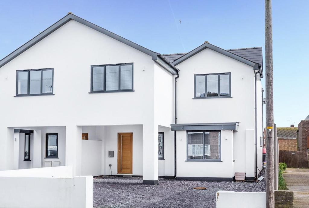 Gladstone Road, Broadstairs 4 bed semidetached house £595,000