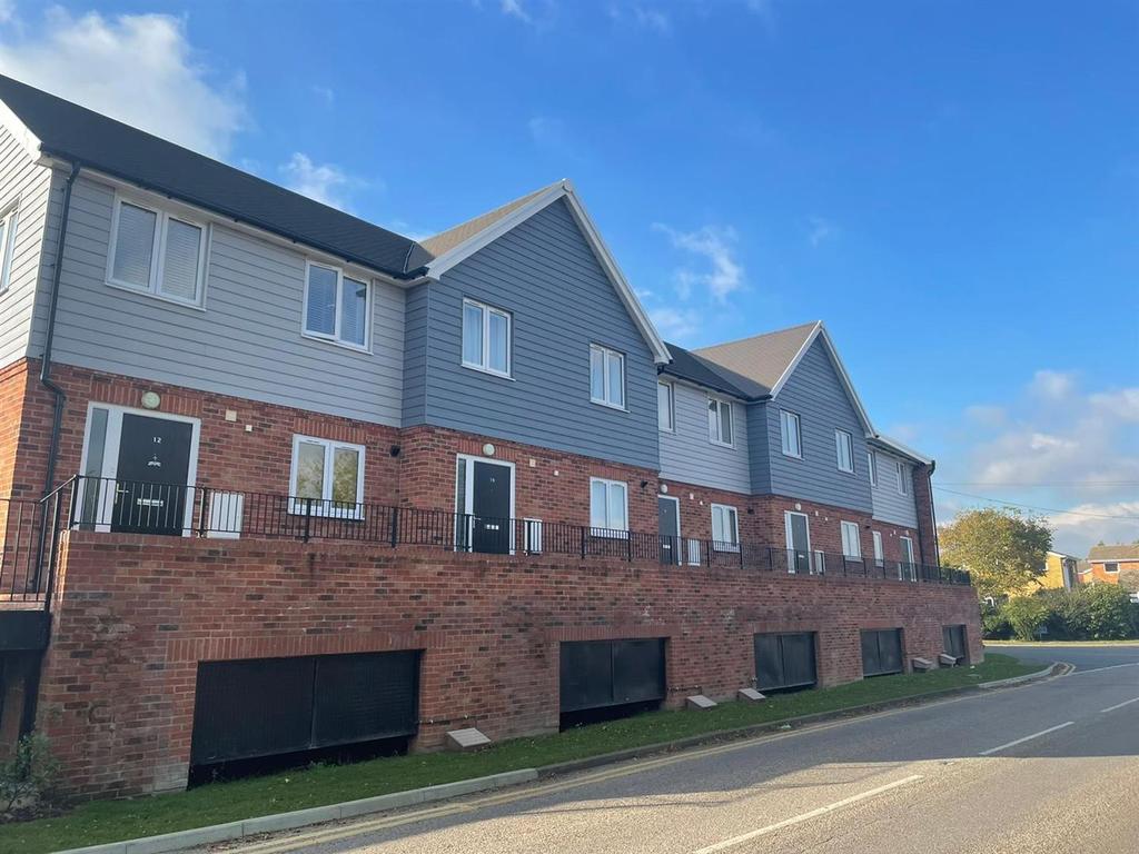Old Road, East Peckham, Tonbridge 3 bed terraced house £375,000