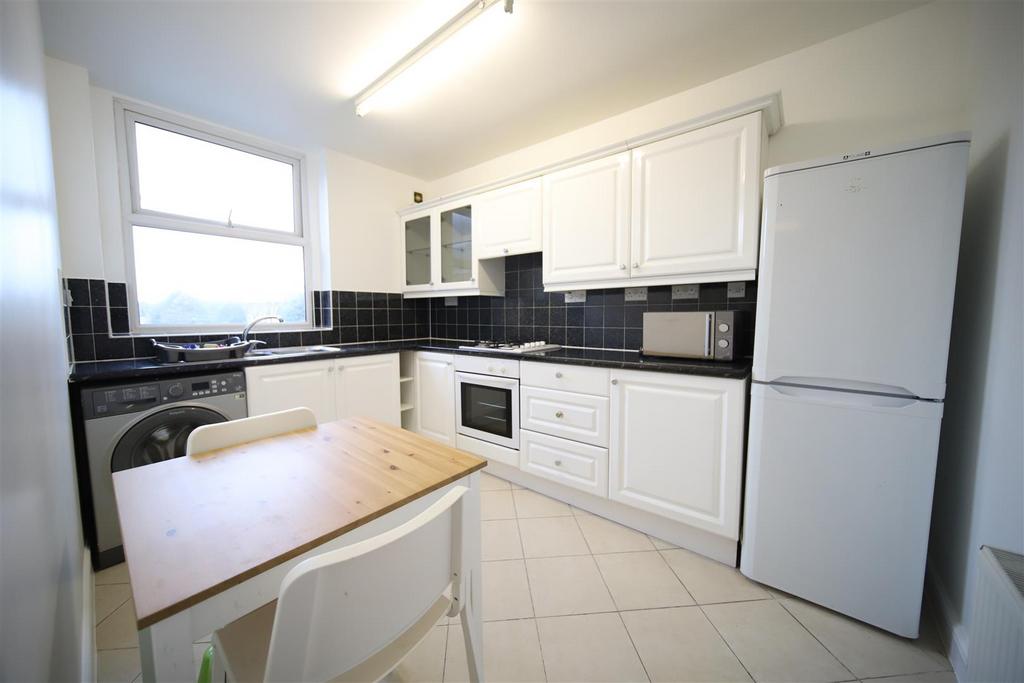 Kitchen photo 1.JPG
