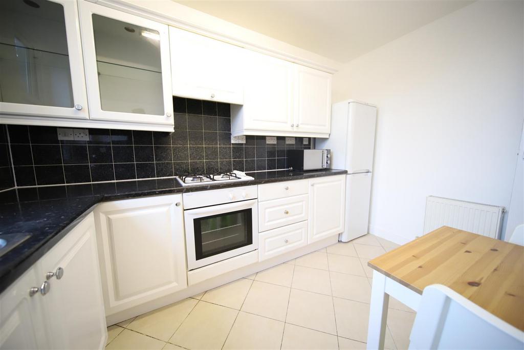 Kitchen photo 2.JPG