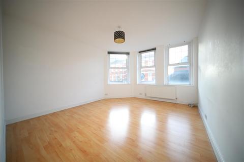 1 bedroom flat to rent, Aldermans Hill, London
