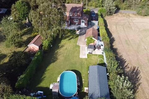Croftwood Green Lane, Skellow, Doncaster, DN6 8JY