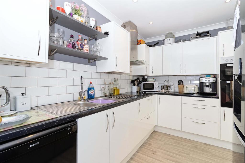 Northbrook Road, Worthing 3 bed end of terrace house £359,950