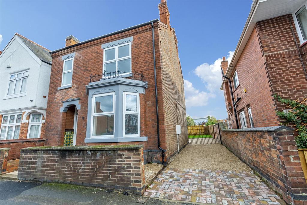 Albert Road, Long Eaton 4 bed detached house £285,000