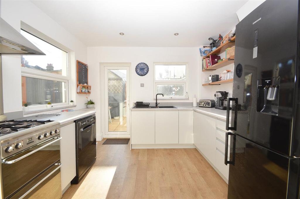 Dudley Road, Eastbourne 2 bed terraced house £280,000