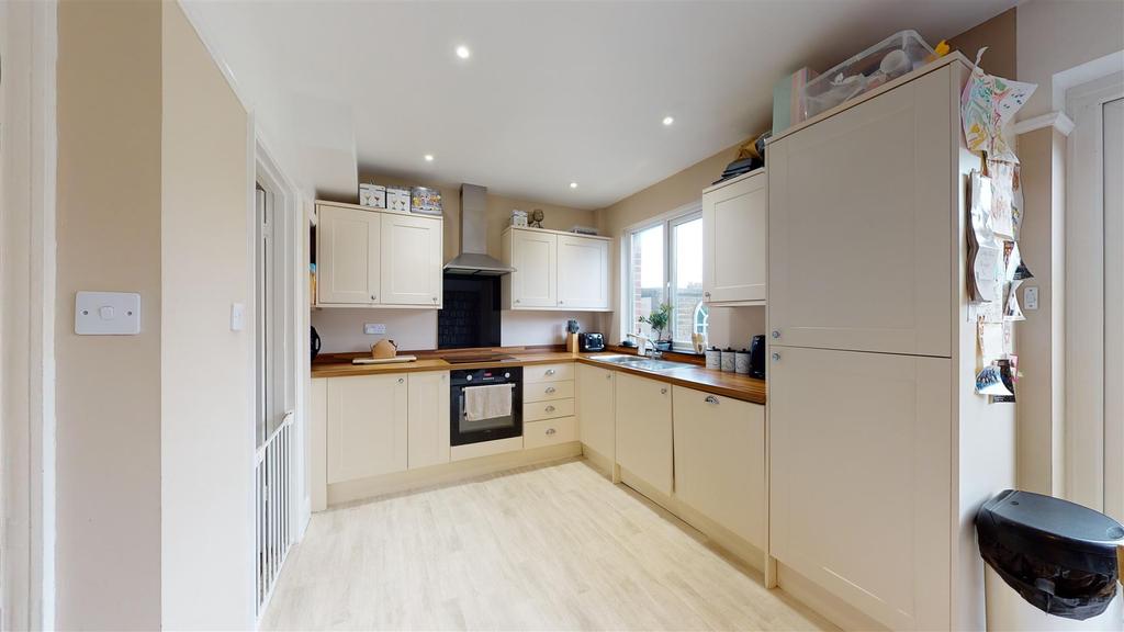 Drapers Avenue, Margate 3 bed house £335,000