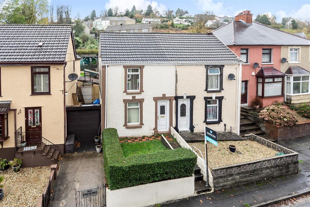 Dinas Street, Plasmarl, Swansea 2 bed semidetached house £63,000