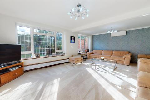 4 bedroom detached house for sale - Stanmore Way, Loughton