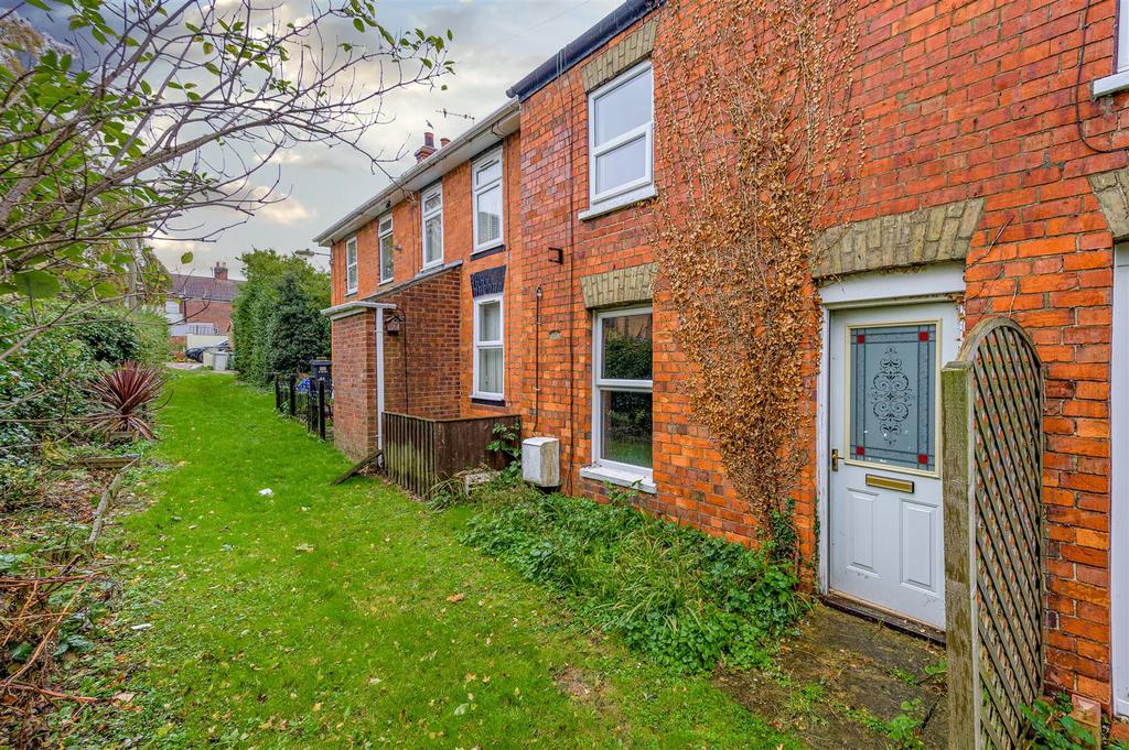 Alma Place, Spilsby 2 bed terraced house £105,000