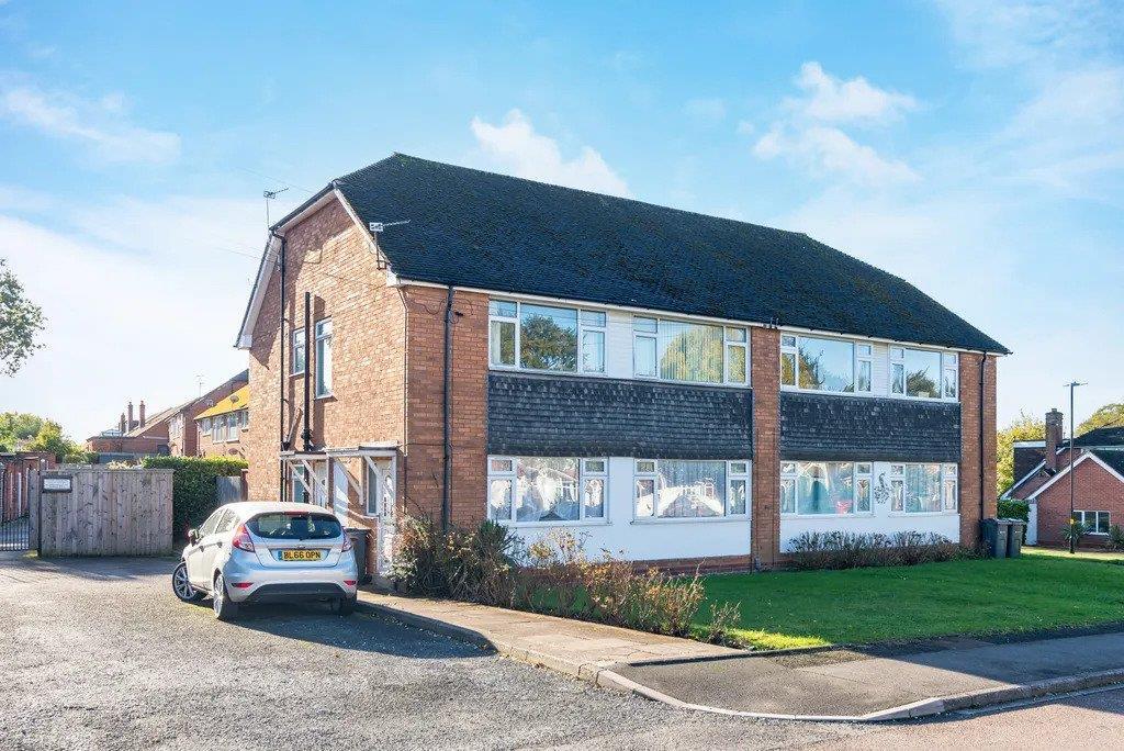 Slade Road, Sutton Coldfield 2 bed flat £895 pcm (£207 pw)