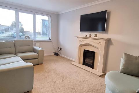 12 The Chase, Brackla, Bridgend, CF31 2JH