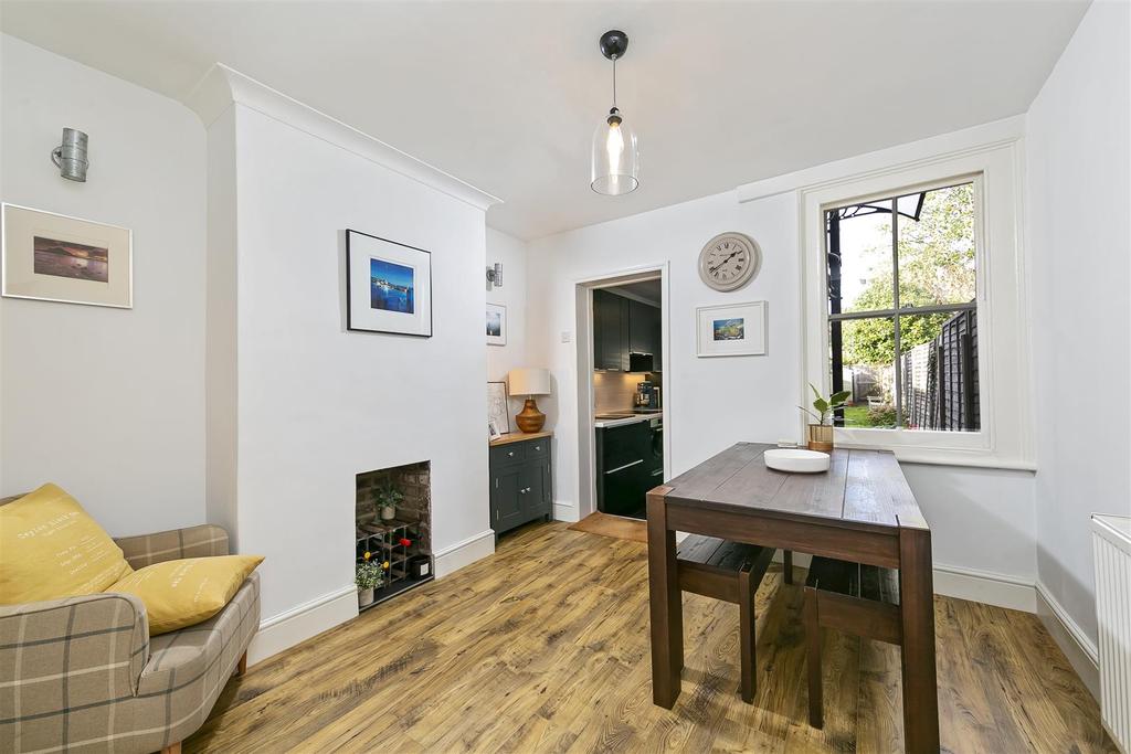 Sydney Road, Teddington 2 bed terraced house - £669,950