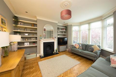 10 Axminster Road, Cardiff, CF23 5AR