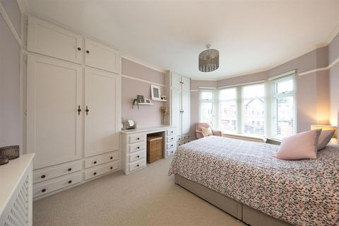 10 Axminster Road, Cardiff, CF23 5AR