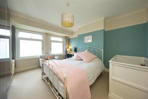 10 Axminster Road, Cardiff, CF23 5AR