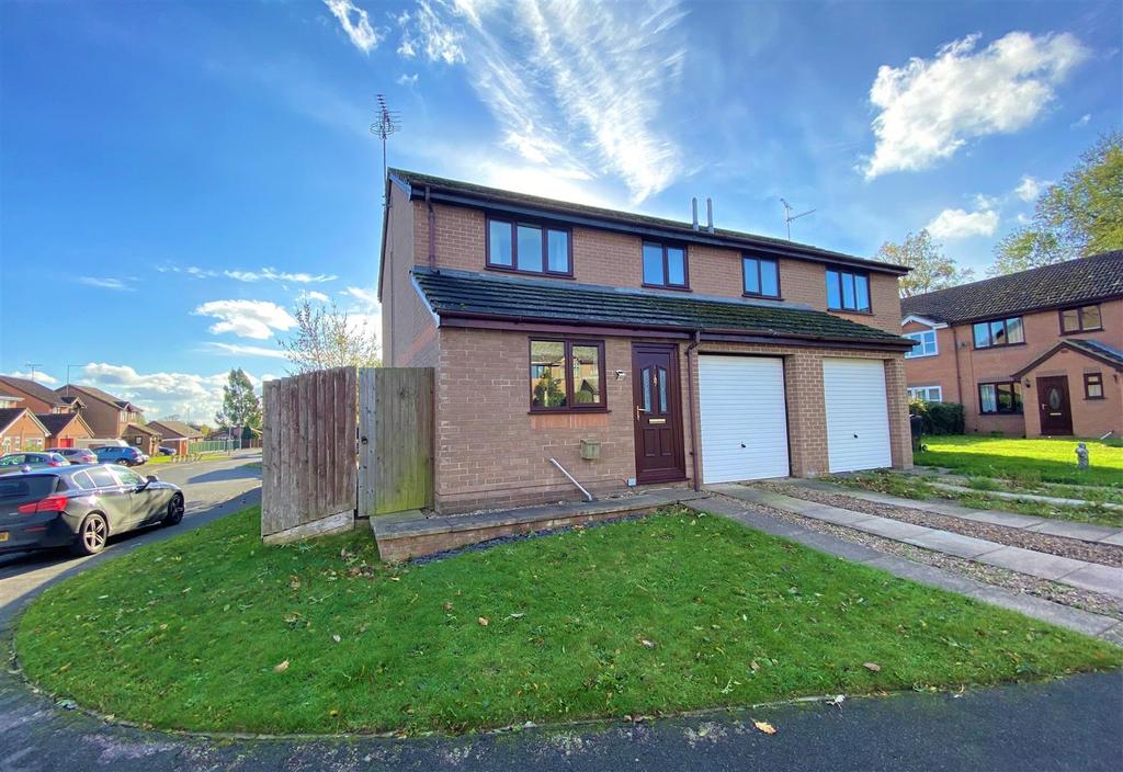 Larks Rise, Morton, Bourne 3 bed semidetached house for sale £225,000