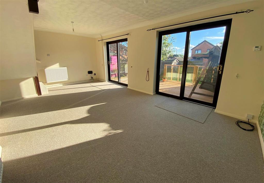 Larks Rise, Morton, Bourne 3 bed semidetached house for sale £225,000