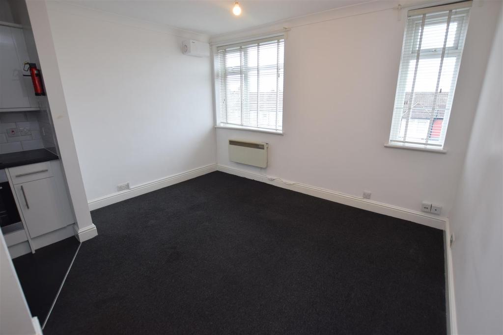 3 Frances Court Lounge NEW.JPG