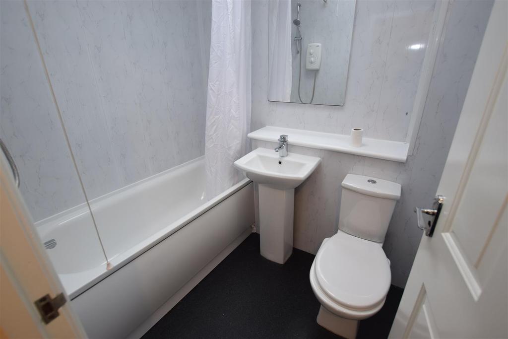 3 Frances Court Bathroom NEW.JPG