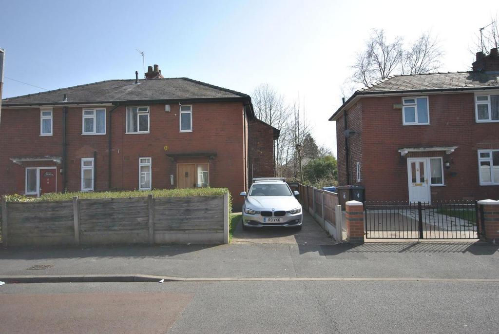 Large 3 bedroom semi detached house with large ga