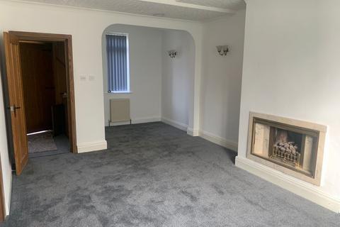 3 bedroom semi-detached house to rent, Maple Avenue, Winton M30 8JU