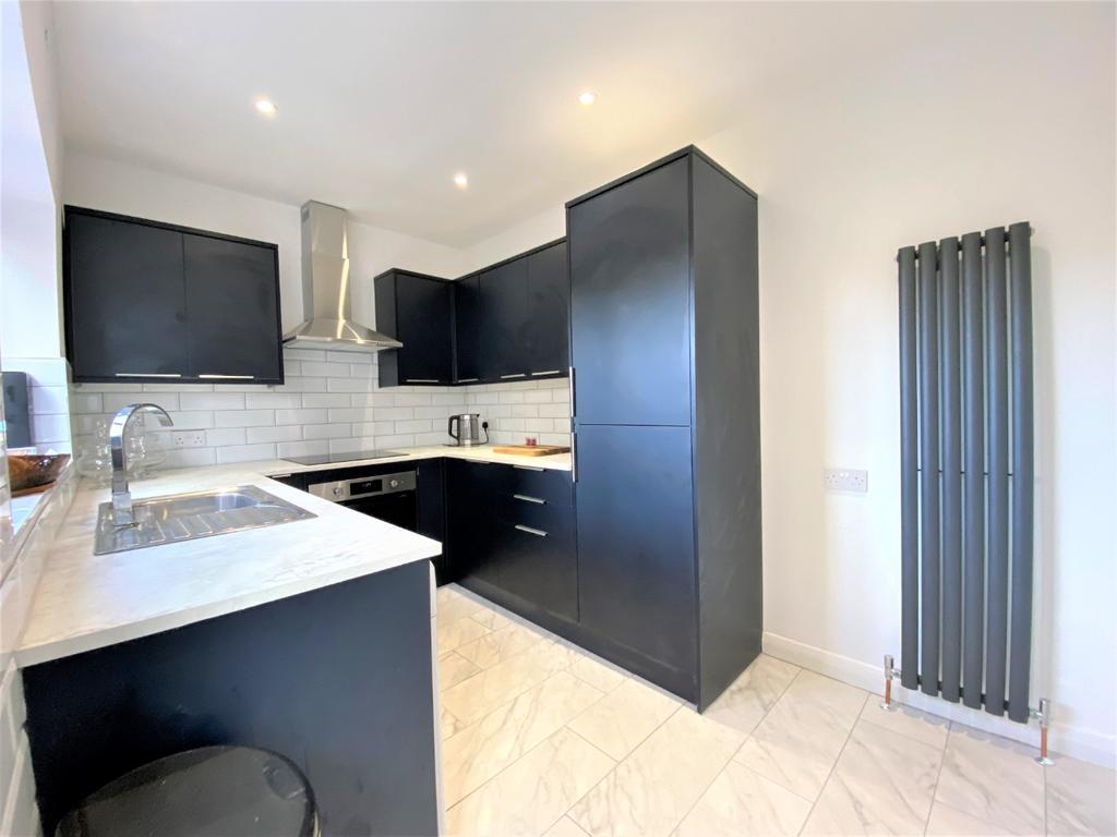 Montrose Drive, Southport, Merseyside, PR9 7JA 3 bed semidetached house £260,000