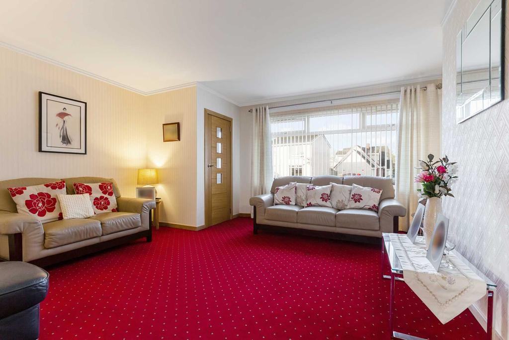 Merlin Avenue, Bellshill 3 bed semidetached house £140,000