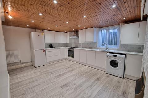 3 Mannheim Road, Bradford, BD9 5DX