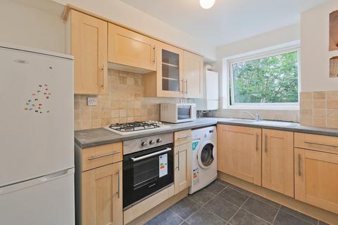 1 bedroom property for sale, Gurney Close, Barking, IG11