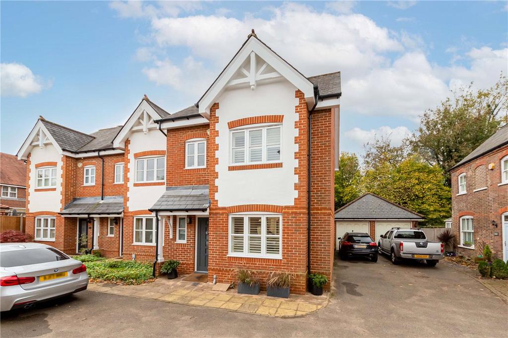 Ashwood Mews, St. Albans 4 bed end of terrace house £1,000,000