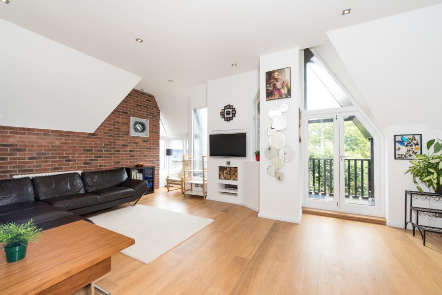 Wedderburn Road, Belsize Park, NW3 3 bed flat £6,500 pcm (£1,500 pw)