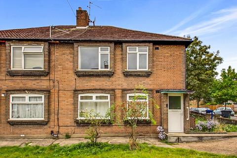 2 bedroom flat to rent, Gifford Gardens, Hanwell, W7