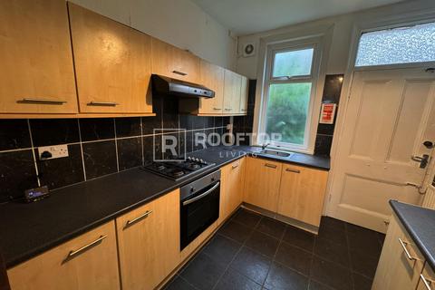 6 bedroom house to rent, Manor Terrace, Leeds LS6