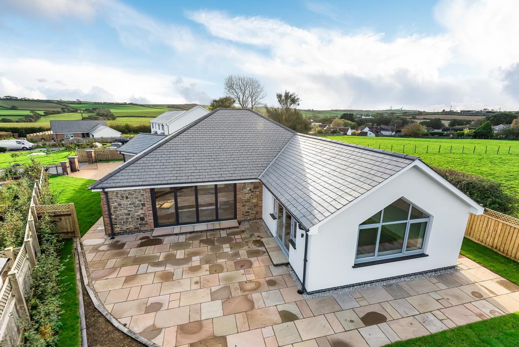 East Meadow, Barnstaple EX31 3 bed detached bungalow £725,000