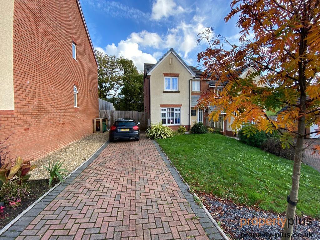 Highfields, Tonyrefail Porth 3 bed semidetached house £259,950