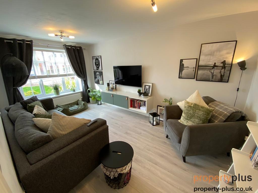 Highfields, Tonyrefail Porth 3 bed semidetached house £259,950