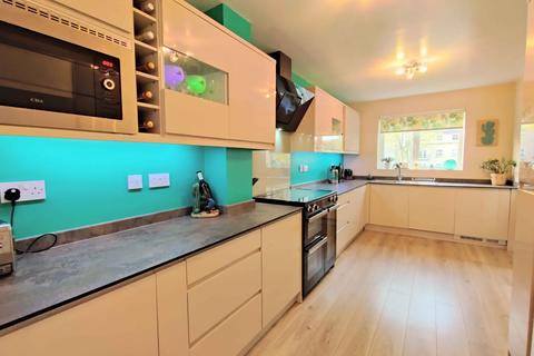 7 Bobbin Close, Bailiff Bridge, Brighouse, HD6 4FW