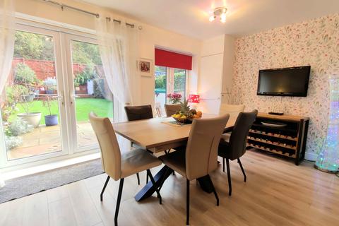 7 Bobbin Close, Bailiff Bridge, Brighouse, HD6 4FW