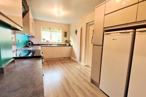 7 Bobbin Close, Bailiff Bridge, Brighouse, HD6 4FW