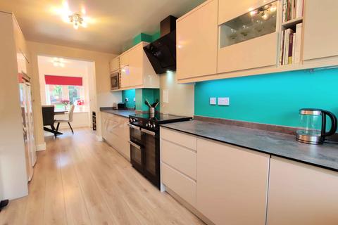 7 Bobbin Close, Bailiff Bridge, Brighouse, HD6 4FW