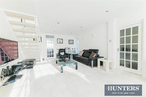 22 Badgers Copse, Worcester Park, KT4 7EZ