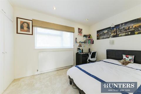 22 Badgers Copse, Worcester Park, KT4 7EZ