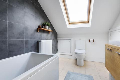 65 Clifton Road, Kingston Upon Thames, KT2 6PJ