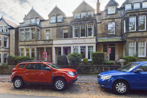 2 bedroom flat to rent, Harlow Moor Drive, Harrogate, HG2