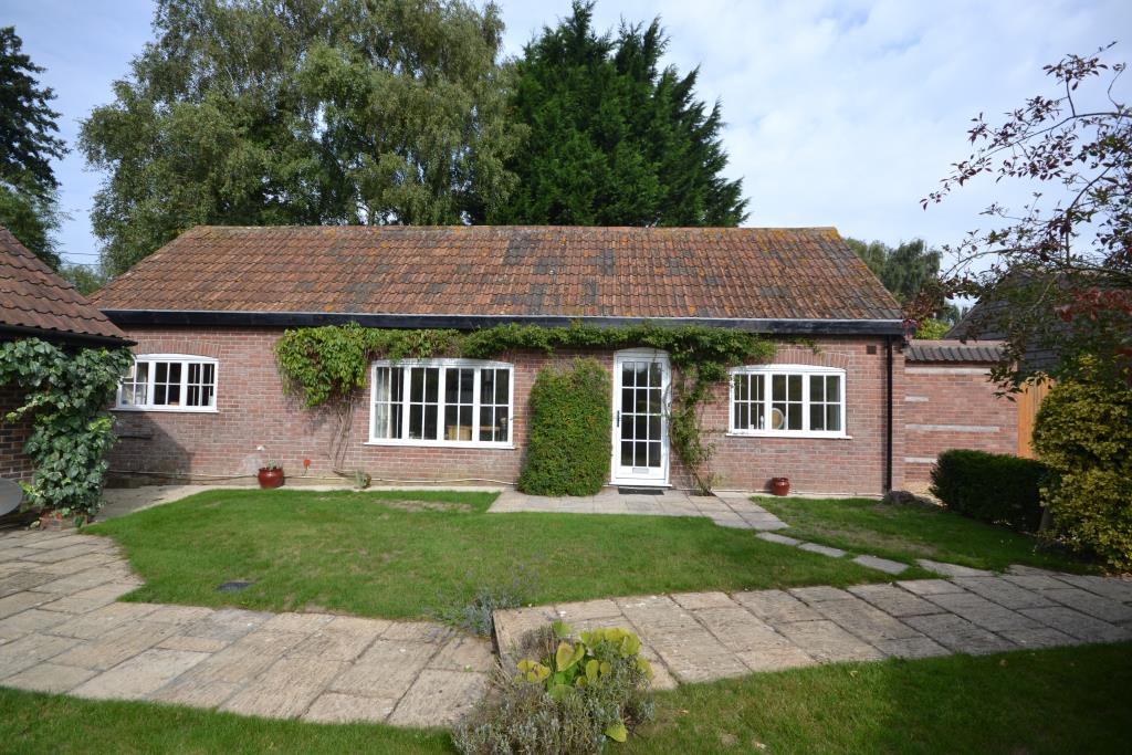 FIDDLEFORD, Sturminster Newton 2 bed cottage £775 pcm (£179 pw)